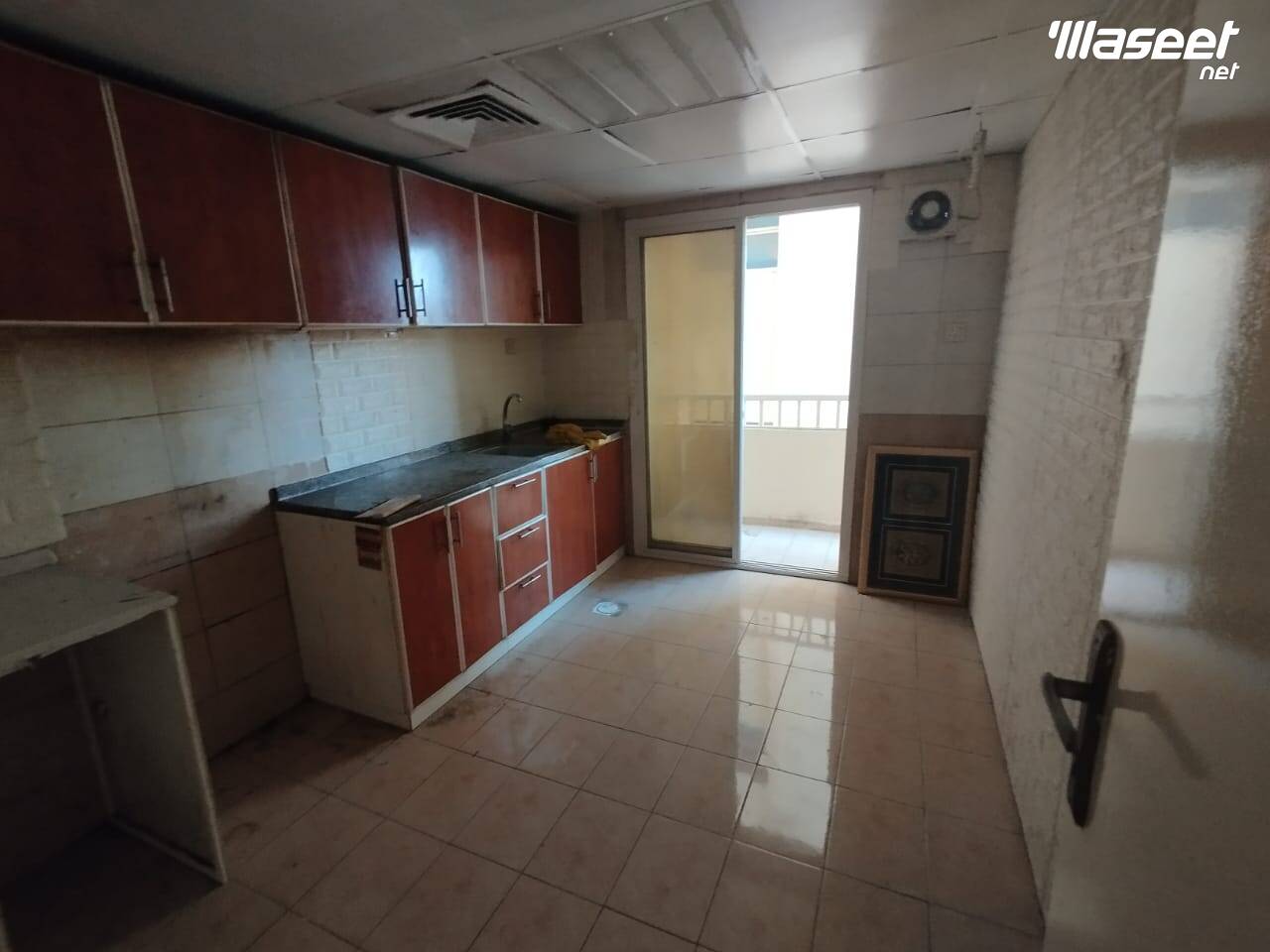 Unfurnished apartment for annual rent 5